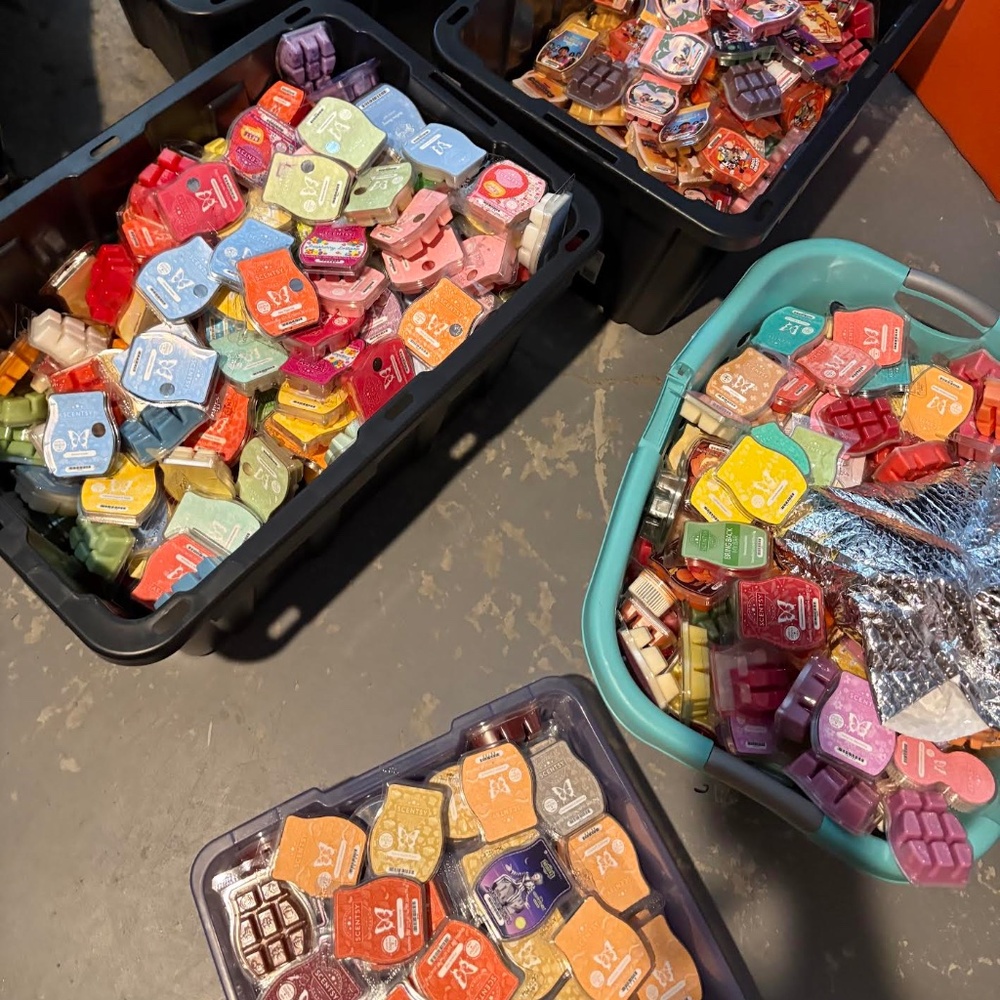 Random grab bag of 10 Scentsy wax bars